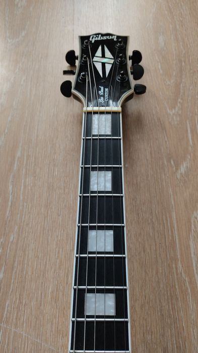 Продам гитару Gibson Les Paul custom