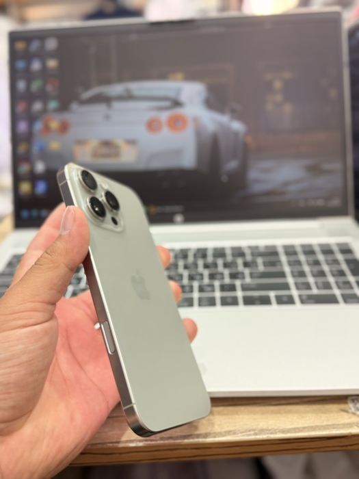 Iphone 16 Pro Max natural titan