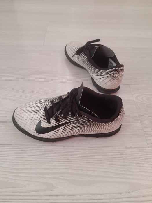 Оригинални спортни обувки NIKE