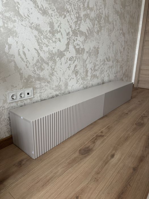 Продавам чисто нов неизползван тв шкаф