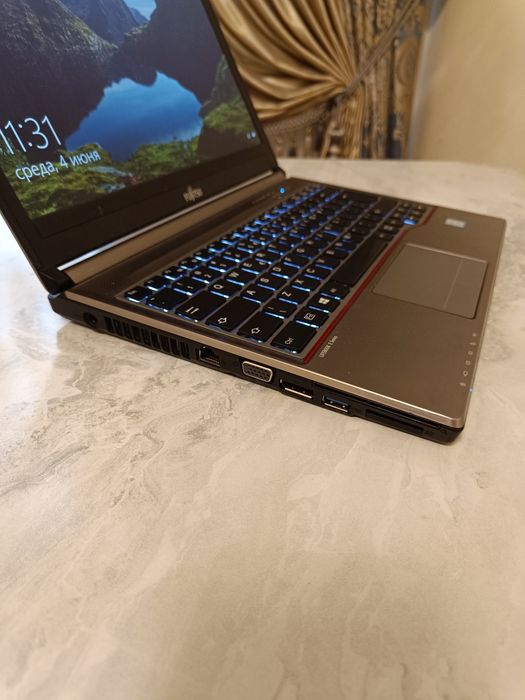 Fujitsu Lifebook E736