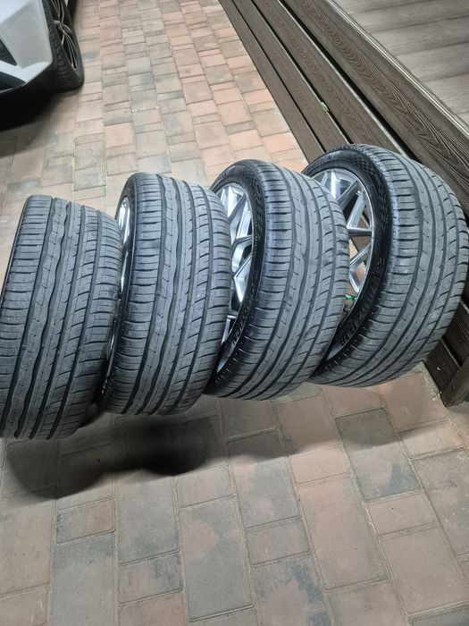 Продам комплект колёс 235 40 r18