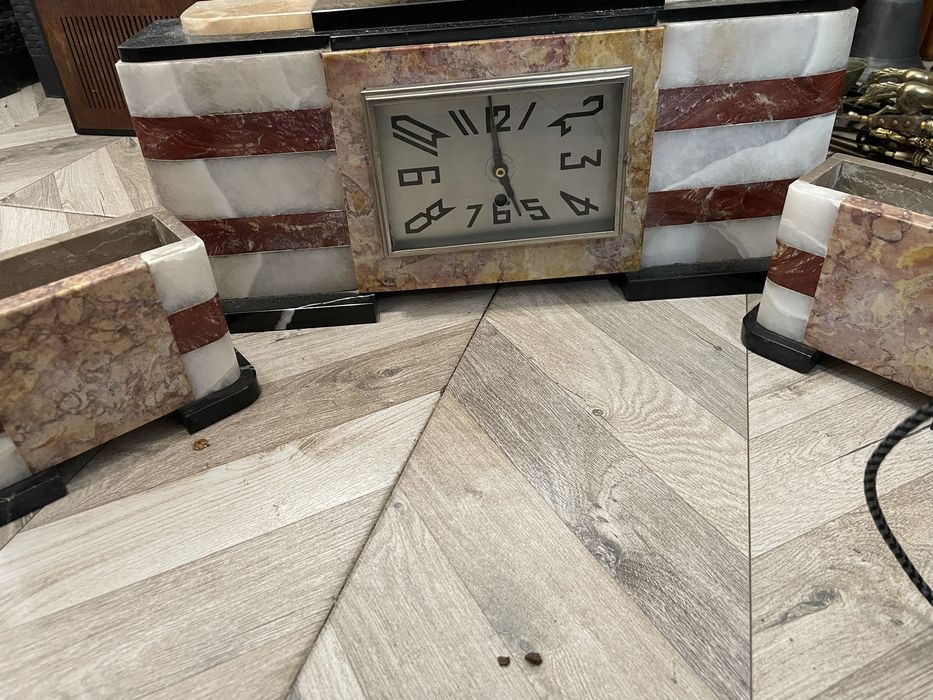 каминен часовник мраморен