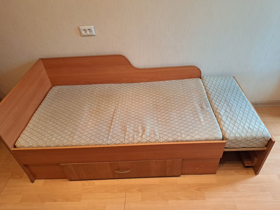 Продам подростковый диван