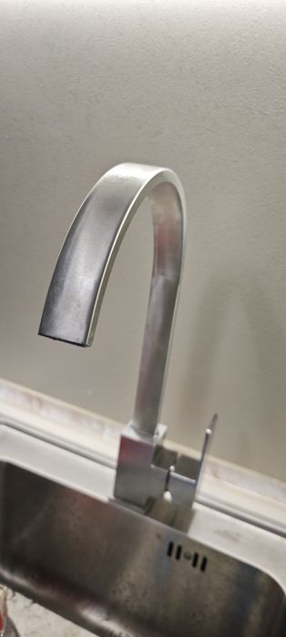 Продавам кухненски смесител