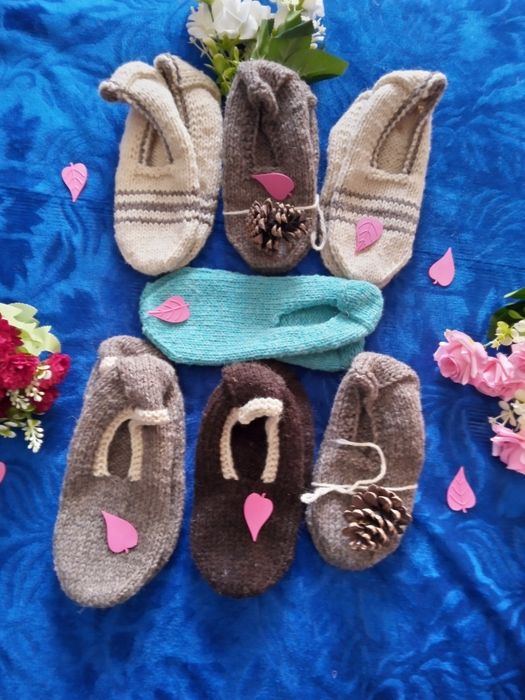 Вълнени плетени чорапи  с тройна нишка на конеца–10 лв.