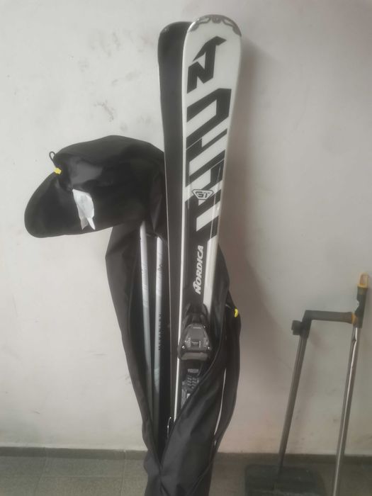 Употребявани ски +обувки на Rossignol за момиче