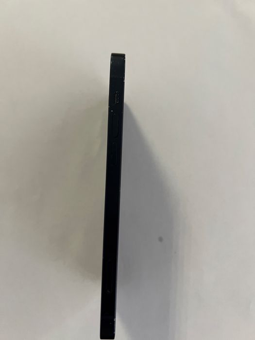 Продам Iphone 12