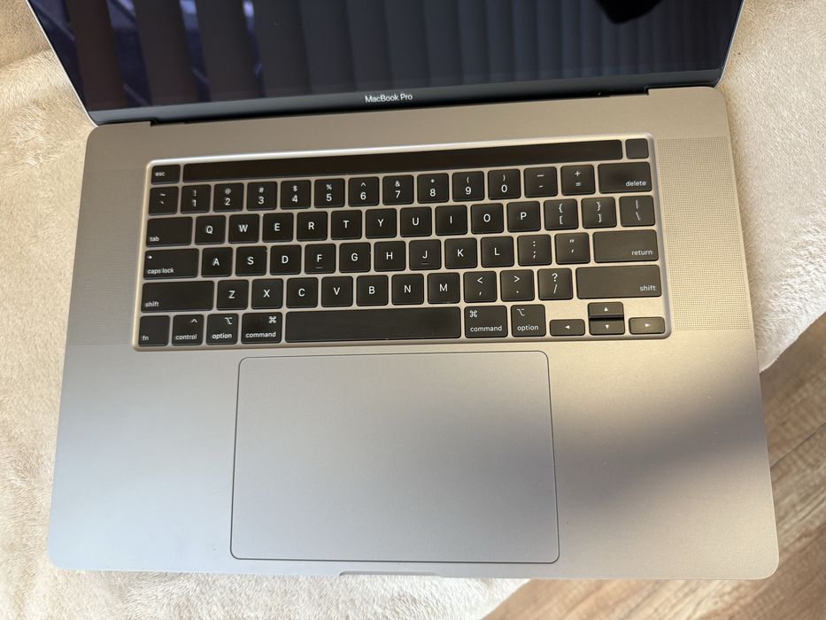 Mac Book Pro 16” 2021 core i7