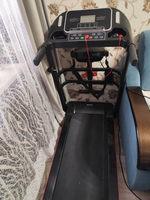 Продам срочно беговую дорожку