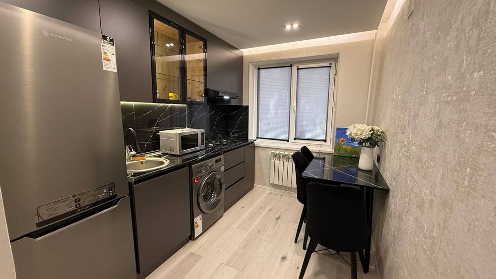 Срочная продаётся 1 комнатная на Шота Руставели