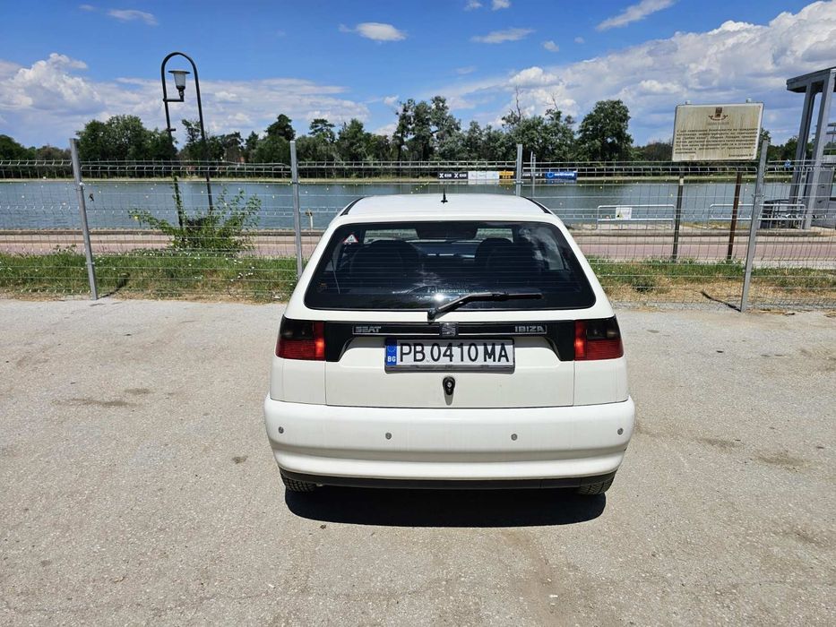 Продавам Seat Ibiza
