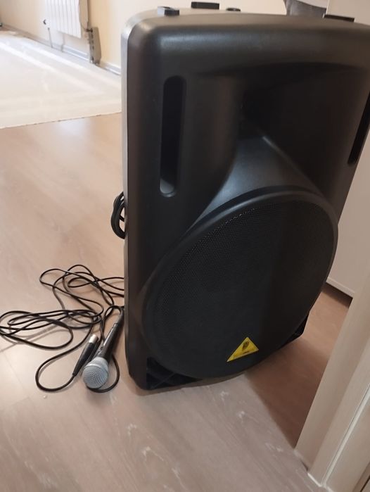 Колонка с микрофоном