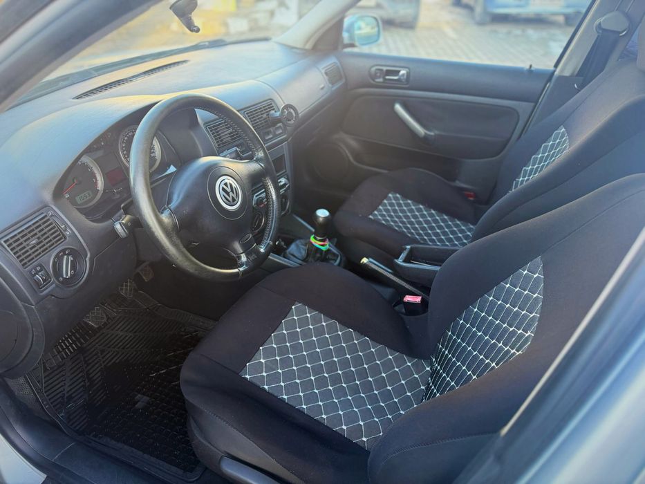 Parc Auto/Vw Golf 4/2003/Impecabil