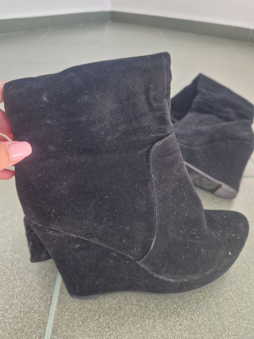 Дамски чизми в черен цвят