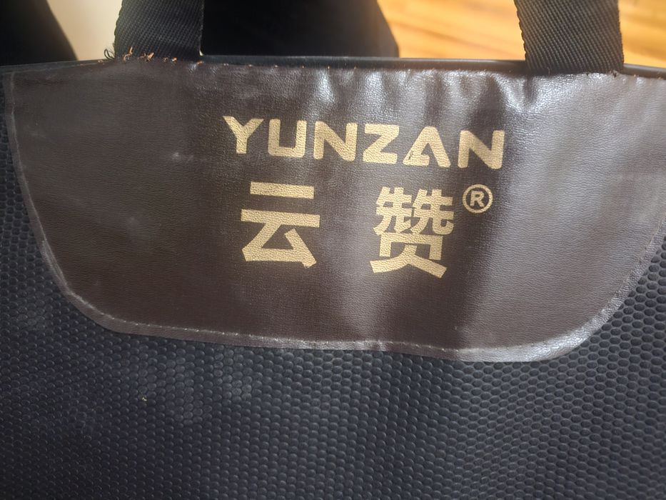 Продам универсальный чехол