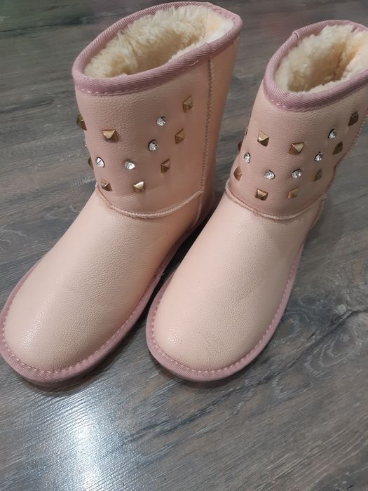 Продам б/у и новые угги