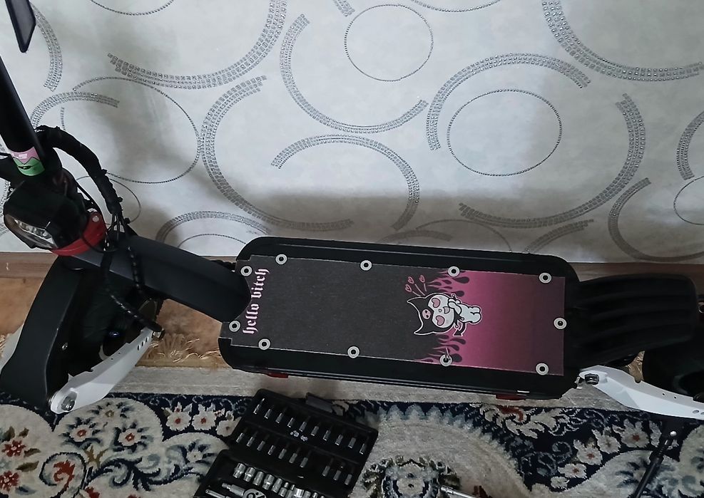 Продам kuggo g1 .