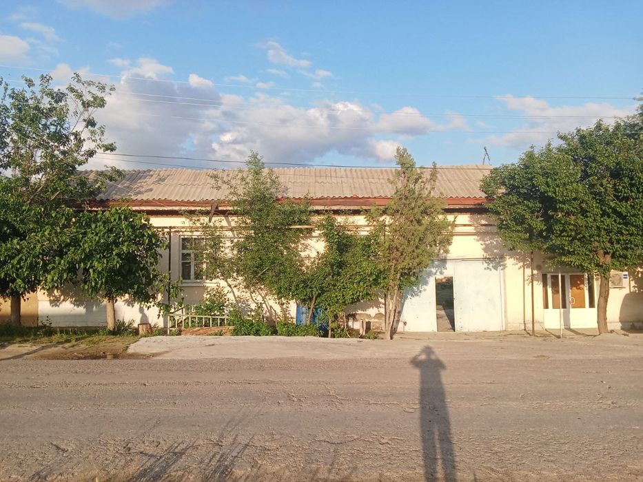 Hovli 13 sotix, Keles