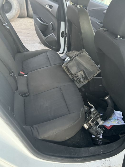 Opel Astra (J) Опел Астра 2010-2018.На части
Двигател 1.4 Бензин, 100к