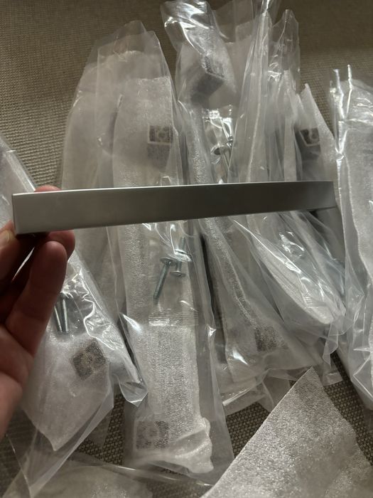 13 броя чисто нови дръжки за кухня