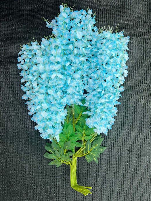 Висячие цветы композиции