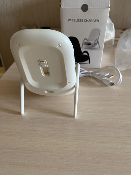 Зарядное устрлйство  для телефона