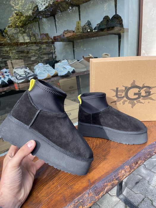 Ugg mini dipper boots