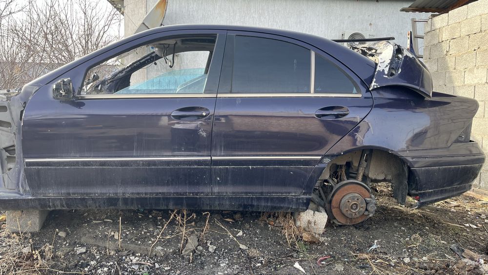 Мерс  2003 года на разбор