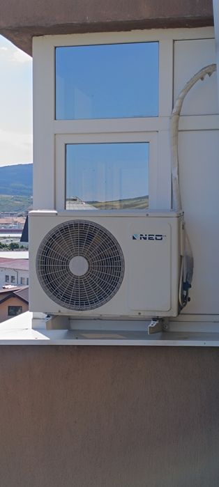 Vând Aer condiționat NEO 12000 BT