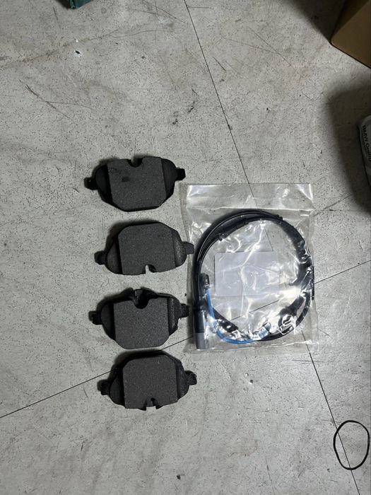 Тормозные колодки на Bmw i5 i3 i4 i7