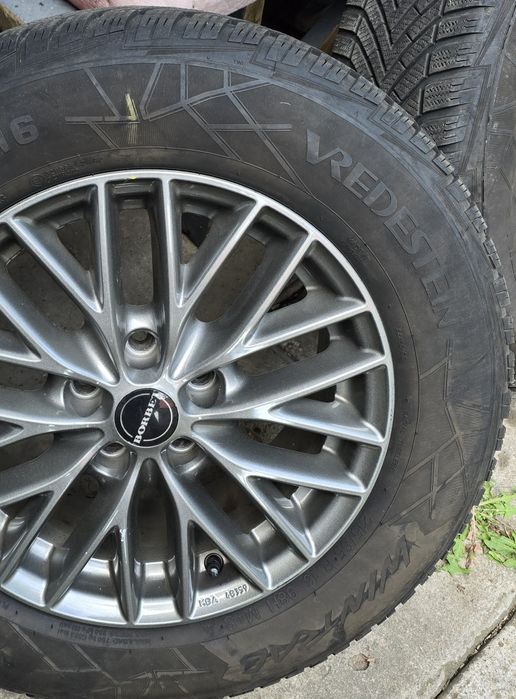 Jante tiguan 215 65 16 et38 cauciucuri iarnă Vredestein 2023