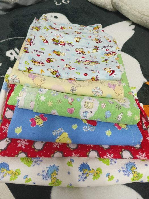 Продам белье для новорожденных