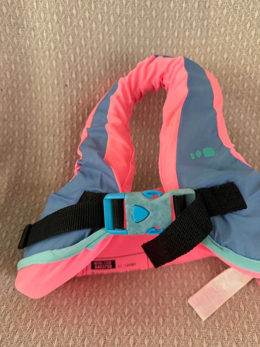 Vesta inot copii 15 - 25kg de la Decathlon