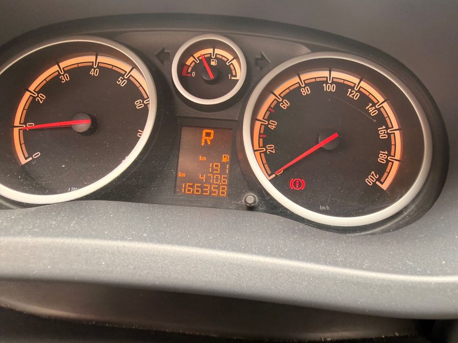 Opel Corsa 1.2 полуавтомат