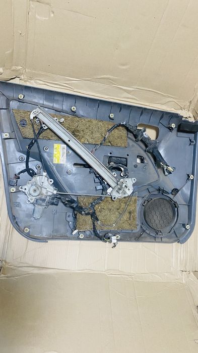 Продается mitsubishi airtrek 2001г  на разбор