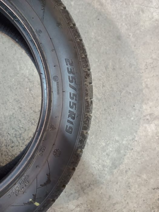 гуми 235/55/19 8+мм DOT21 зимни