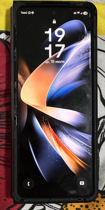 Galaxy z fold4  iPhone 14 pro