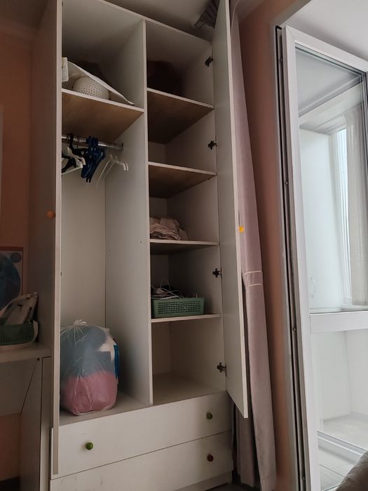 Продам шкаф срочно !