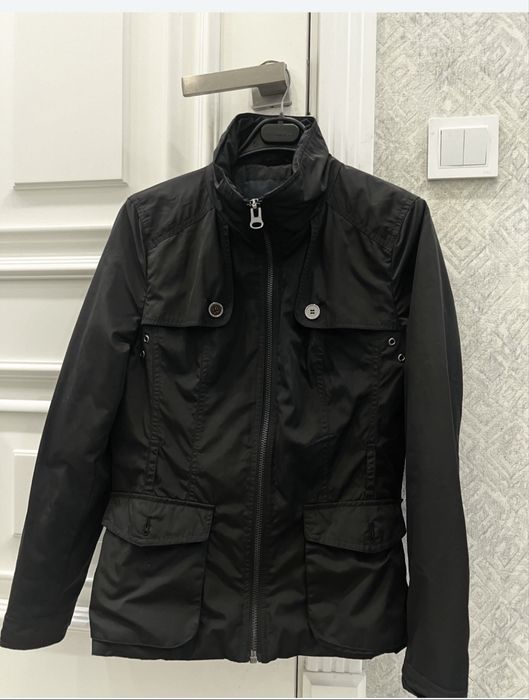 Ветровка. Женская ветровка 42 размер