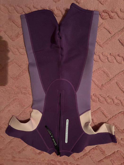 Продаю 2 новых гидро купальника