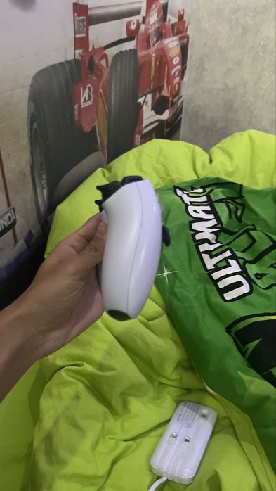 Продам оригинальный контроллер PS5 DualSense