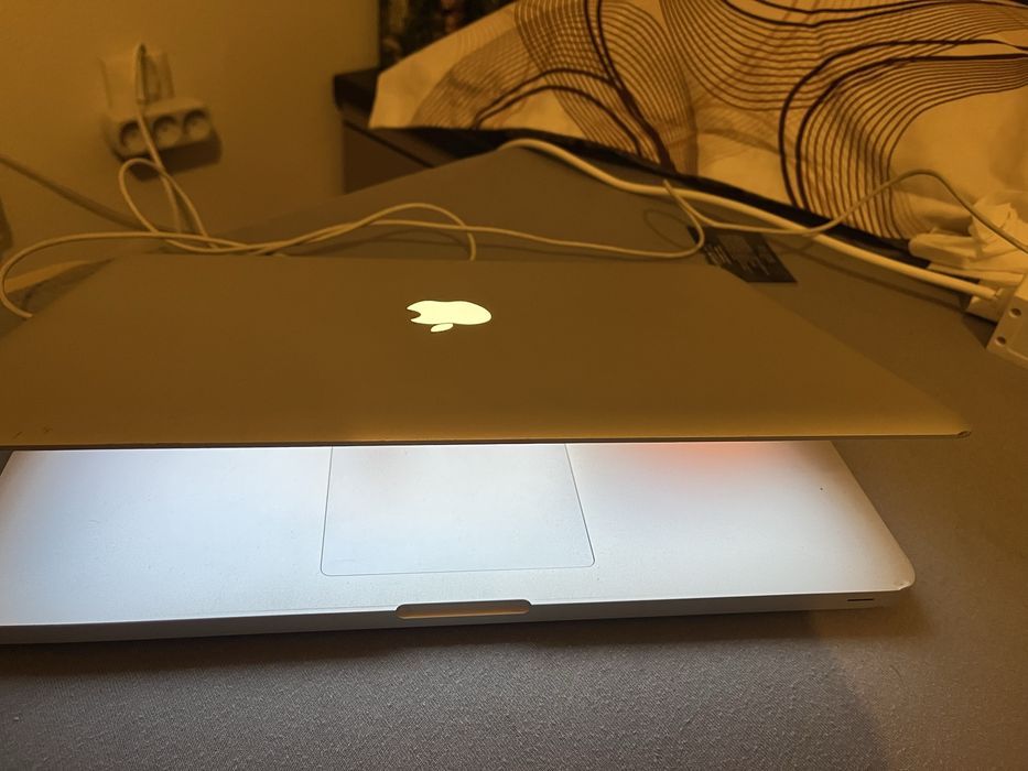 Macbook pro 15 2011 i7 500 gb