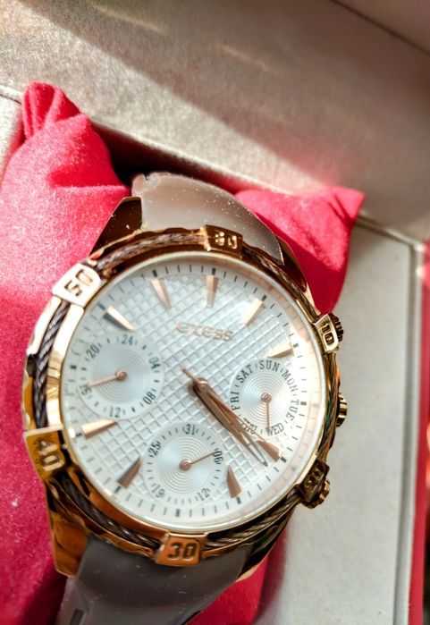 Часовник дамски Xsess