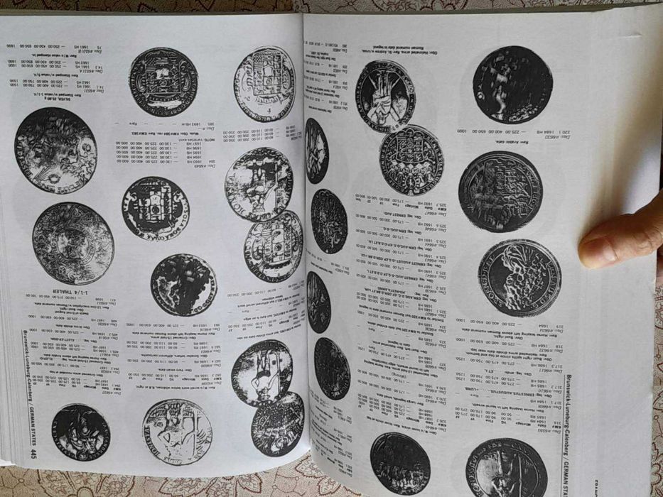 Standard catalog of World crowns and talers from 1601 to date