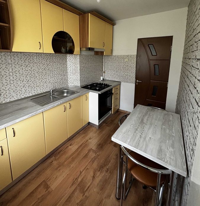 Inchiriez apartament ultracentral, zona Bizo, 2 dormitoare, living, 58m2