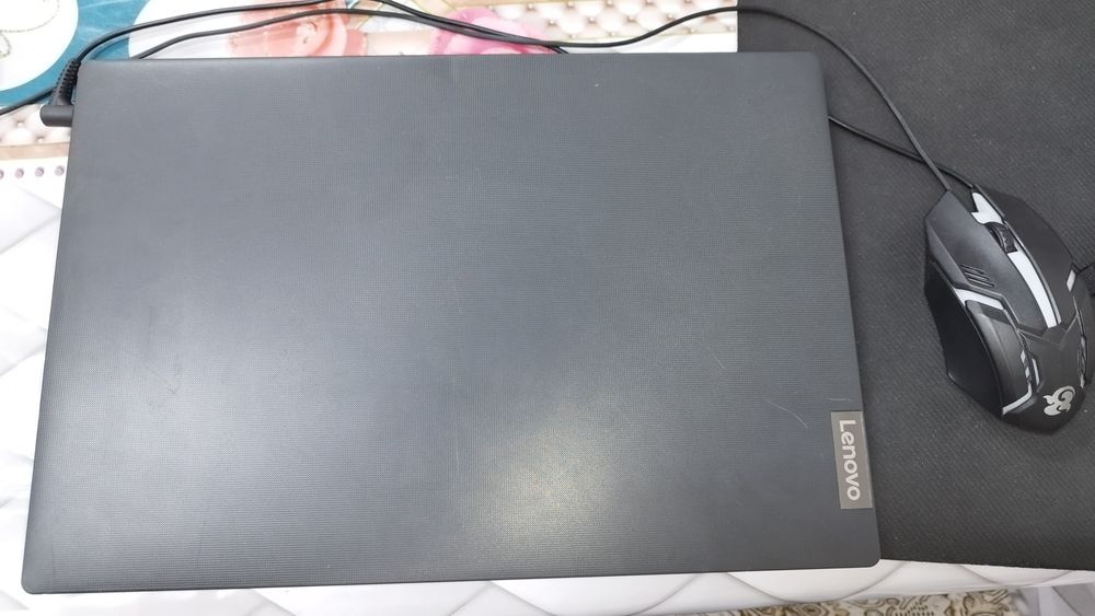 Ноутбук сатылады  lenovo