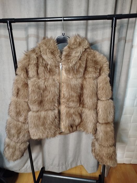 Дамско палто с косъм в черно и кафяво