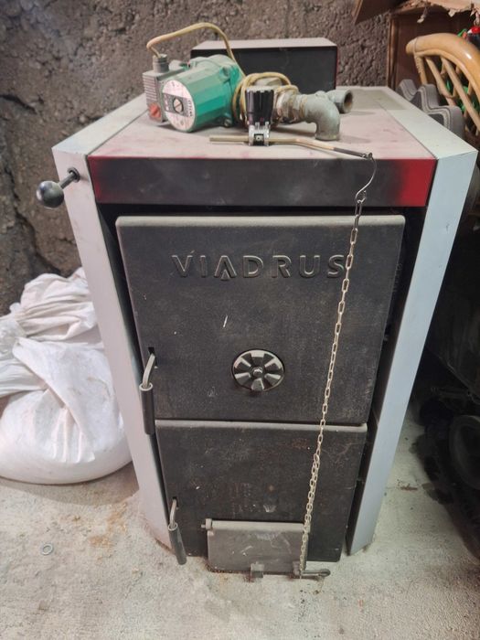 Котел на твърдо гориво Viadrus  24kw