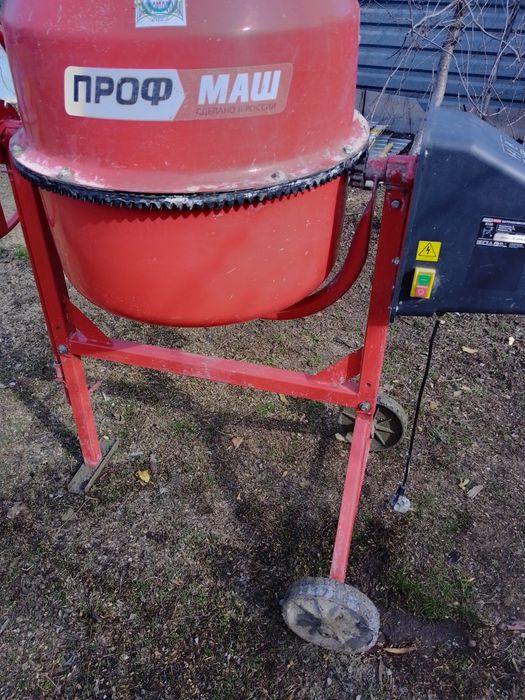 Продам бетонномешалку